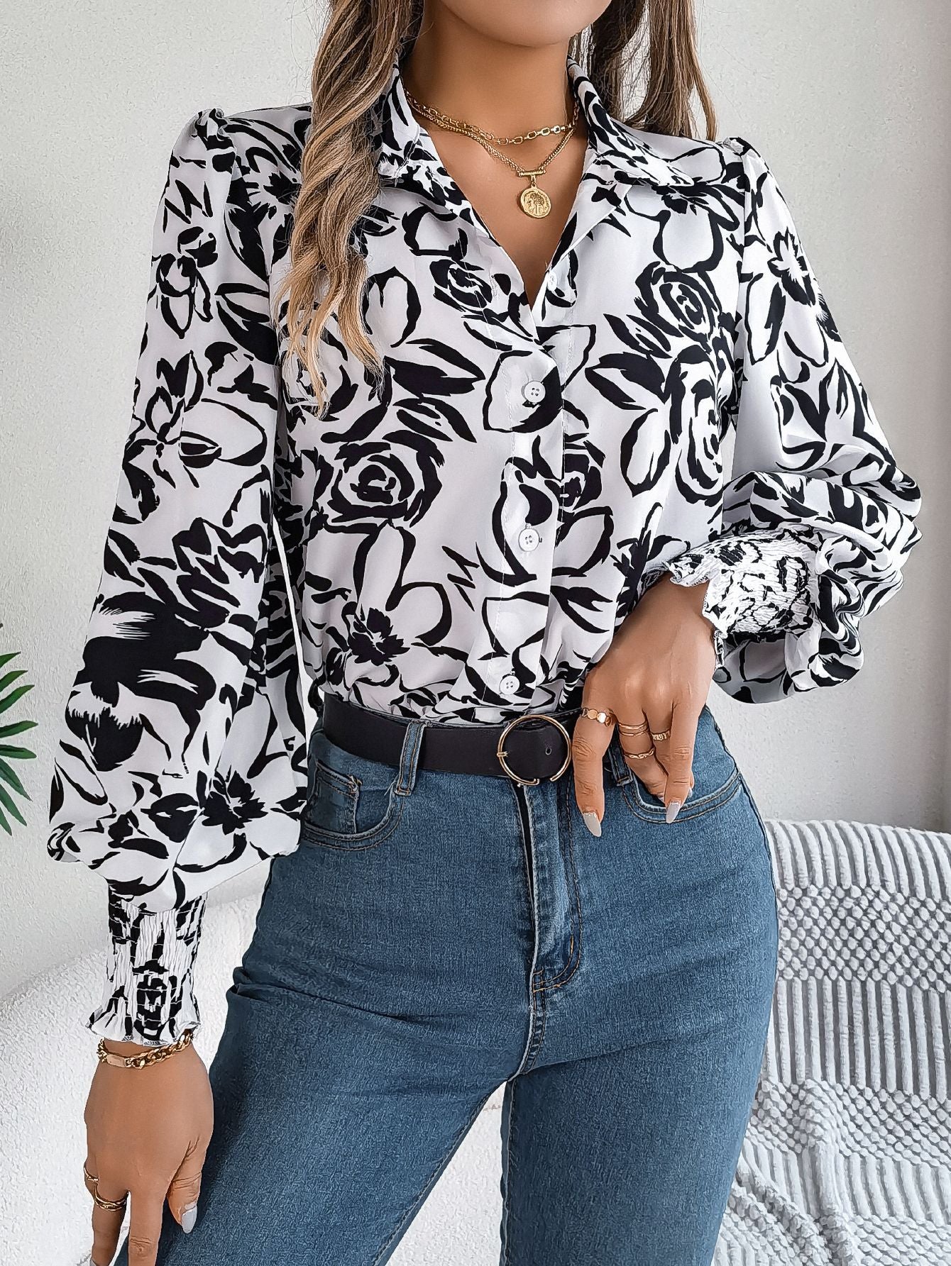 Elegant Floral Lantern Sleeve Blouse