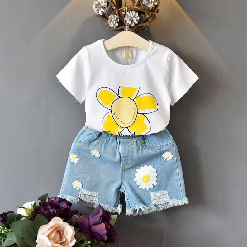 Girls Basic Round Neck Short-Sleeved Floral Print T-Shirt And Denim Shorts Two-Piece Set MaddisonCo Inc