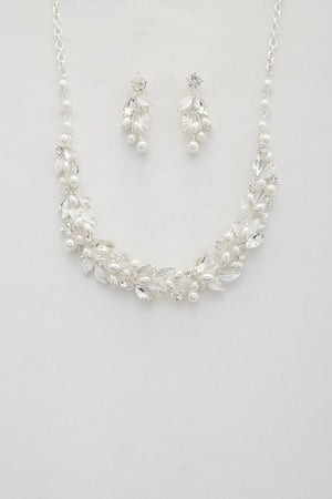 Leaf Pattern Pearl Crystal Necklace